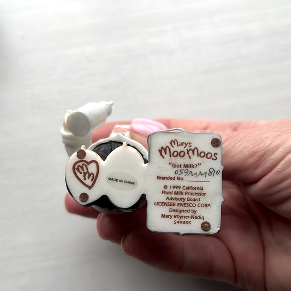 Mary’s Moo Moos “Got Milk?” 1999 figurines - Picture 4 of 5